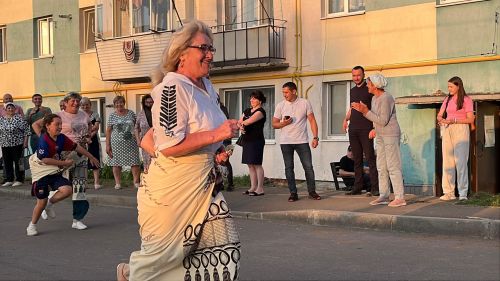 Күршеләр очраштылар