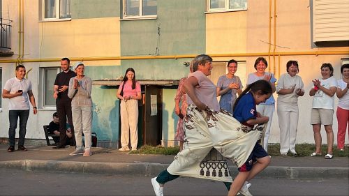 Күршеләр очраштылар