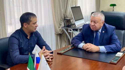“Батырлар” проекты җиңүчесе остазы белән очрашты