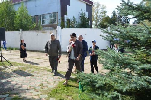 Районда Хәйдәр Сафинга истәлек тактасы куелды