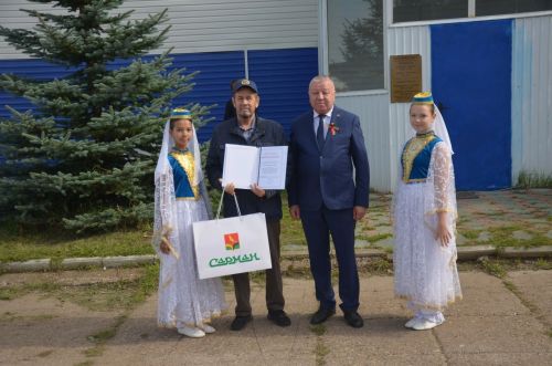 Районда Хәйдәр Сафинга истәлек тактасы куелды