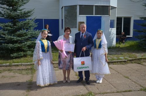 Районда Хәйдәр Сафинга истәлек тактасы куелды