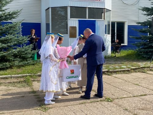Районда Хәйдәр Сафинга истәлек тактасы куелды
