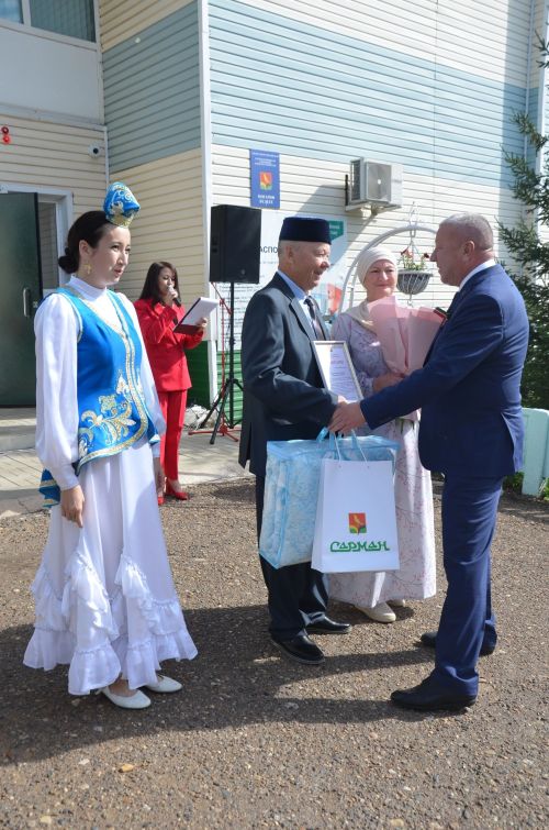 Фәрит һәм Мөнәвәрә Фазуллиннар тату яшәүнең серен бер-береңә юл куя белүдә күрәләр