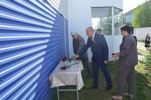 Районда Хәйдәр Сафинга истәлек тактасы куелды