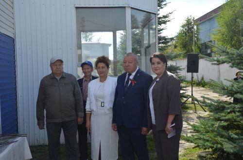 Районда Хәйдәр Сафинга истәлек тактасы куелды