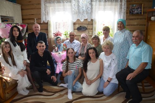 Мәдинә апаны 90 яше тулу уңаеннан зурладылар