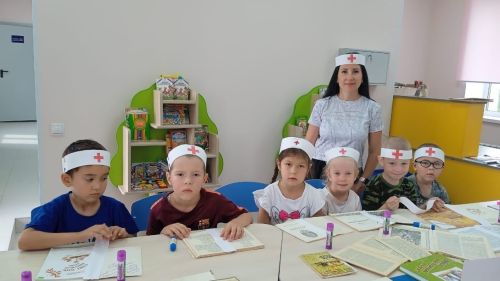 №2 «Лилия» балалар бакчасында тәрбияләнүчеләр балалар китапханәсендә булдылар