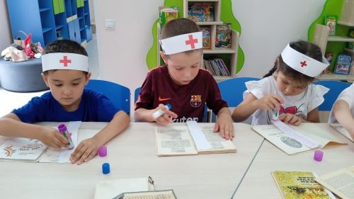 №2 «Лилия» балалар бакчасында тәрбияләнүчеләр балалар китапханәсендә булдылар