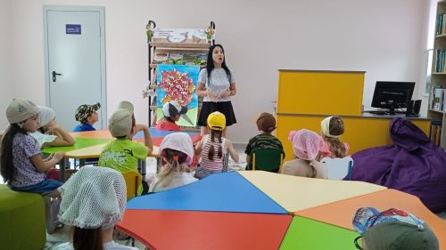 №2 «Лилия» балалар бакчасында тәрбияләнүчеләр балалар китапханәсендә булдылар