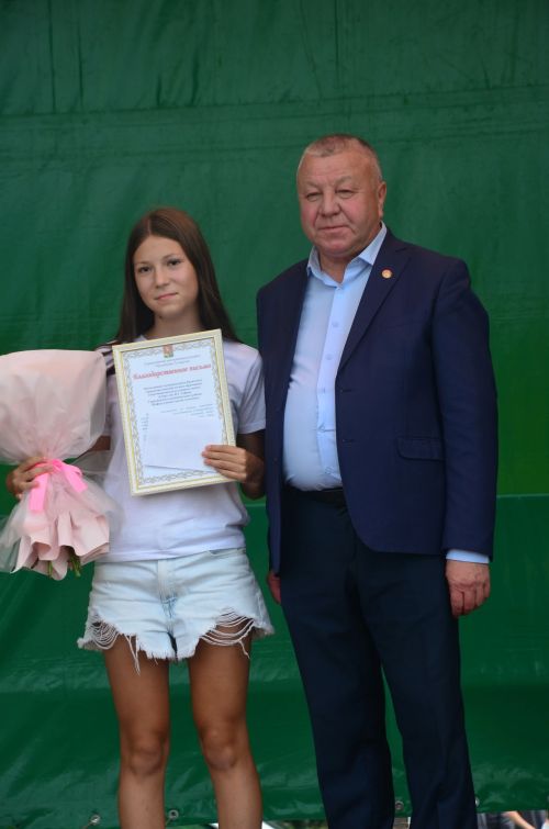 Районда алдынгы төзүчеләр һәм физкультурачылар бүләкләнде
