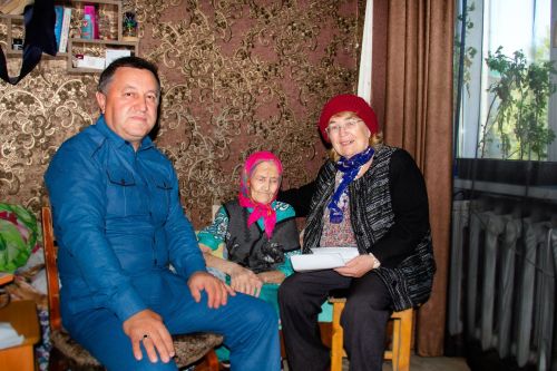В поселке Джалиль отметили 95-летие местной жительницы