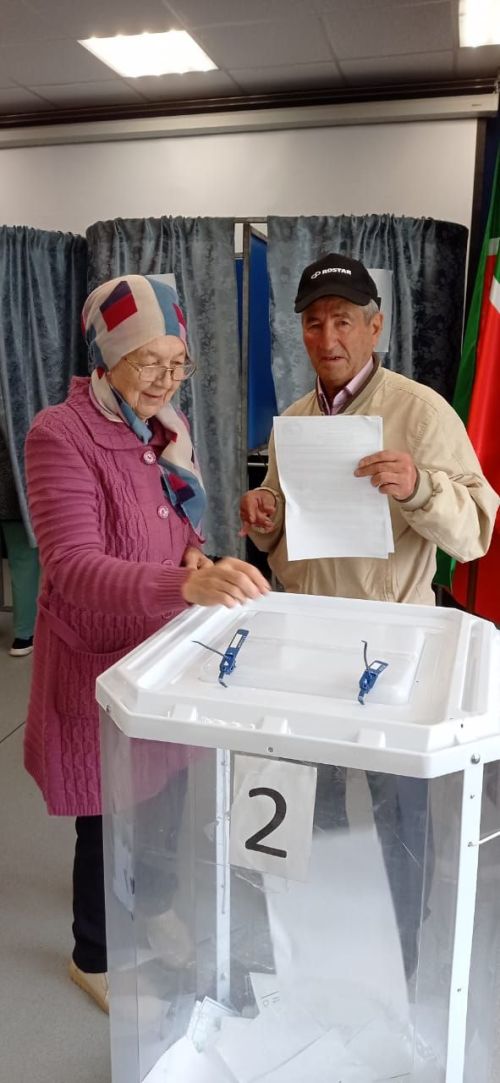 Сайлауларга гаиләләр белән киләләр