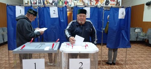 2533 нче сайлау участогында гимнны җырлап башкардылар