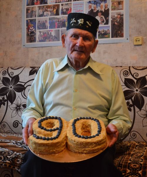 Шахтер егет гомер бәйрәмен туган авылында каршылый
