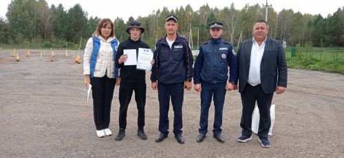 Айнур студентлар арасында иң оста машина йөртүче булып танылды