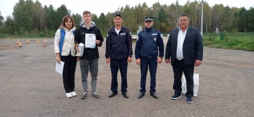 Айнур студентлар арасында иң оста машина йөртүче булып танылды