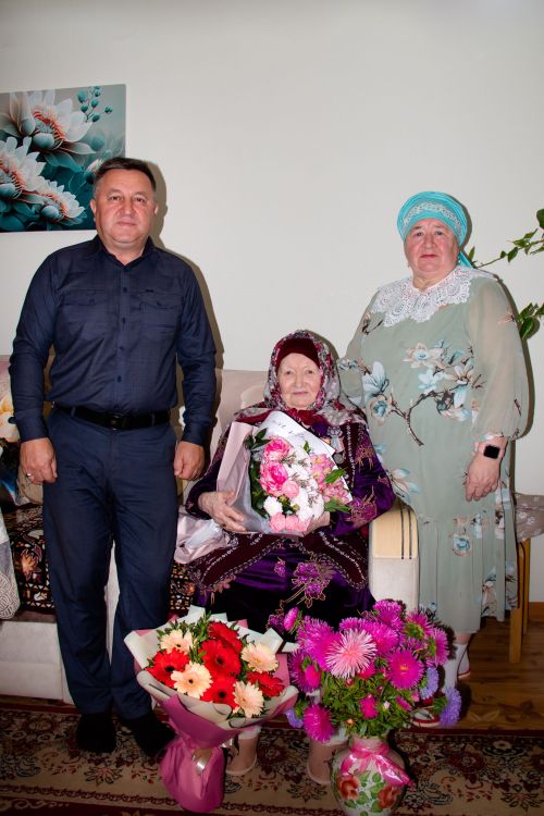 Жительница Джалиля Роза Латыпова отметила 90-летний юбилей