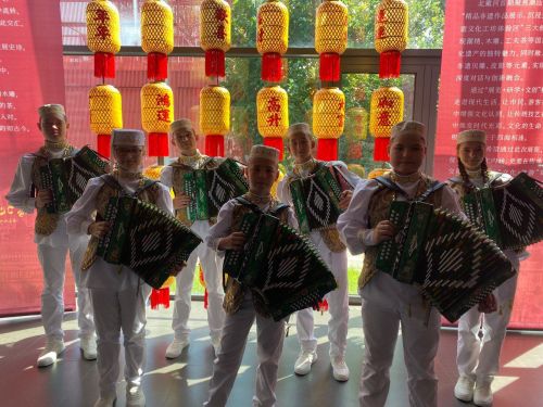 Гармонисты «Өмет» покорили Китай