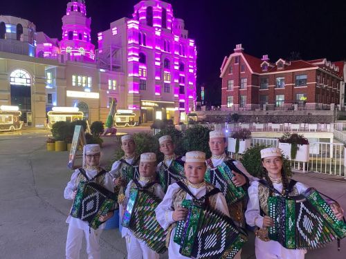 Гармонисты «Өмет» покорили Китай
