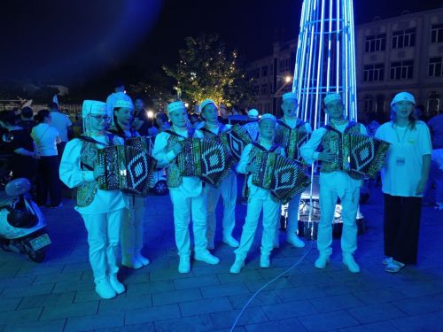 Гармонисты «Өмет» покорили Китай