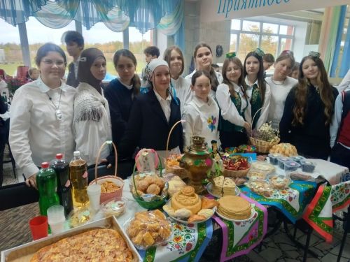 Ученики Джалильской гимназии подарили заботу пожилым людям