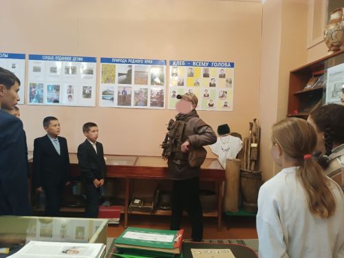 Герой в гостях у школы