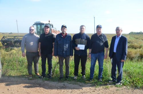 В районе наградили передовиков уборки