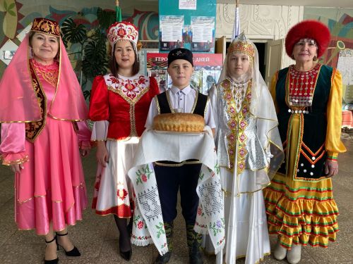Илексазда кунакларны ипи-тоз белән каршы алдылар