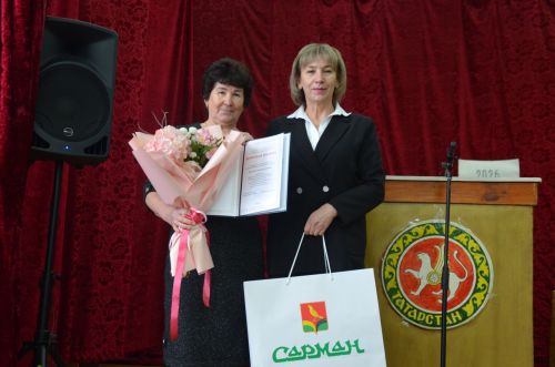 Янурыс халкы җирлектәге эшләрдән канәгать