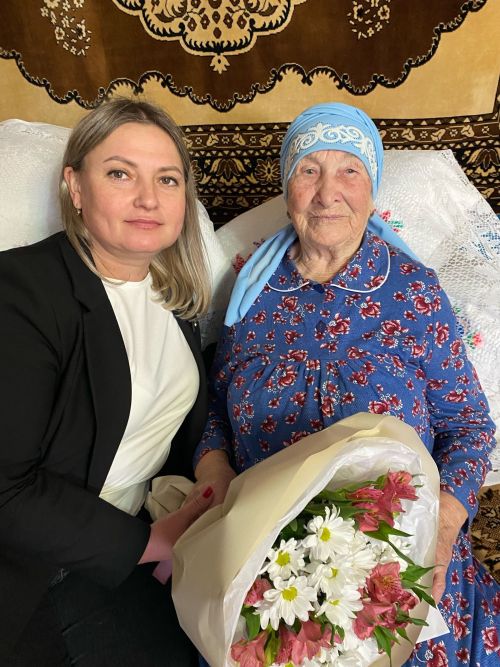 Маhинур апа 95 яшьлек гомер бәйрәменә кунаклар чакырган