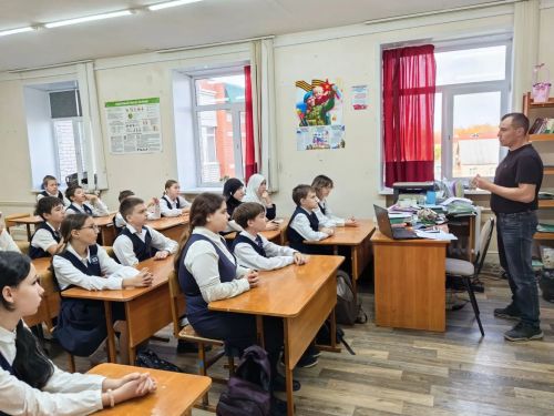 Җәлил гимназиясендә Әтиләр көненә багышланган чаралар узды