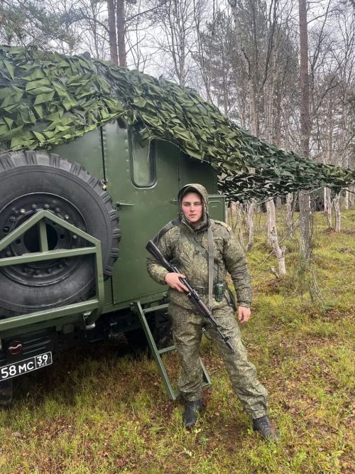 Әлмәттә солдат каршы алдылар