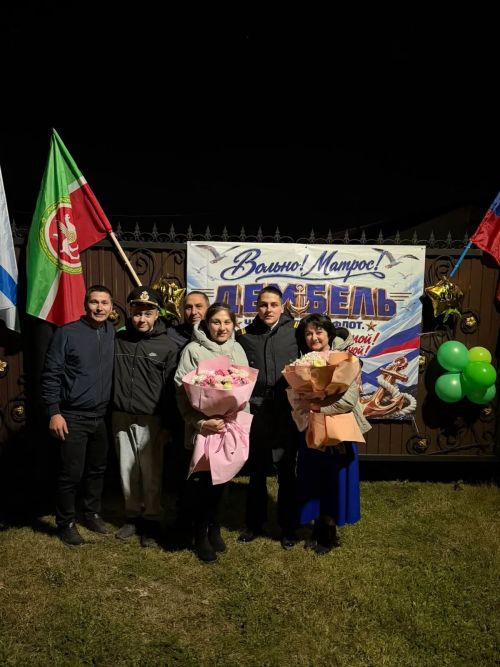 Әлмәттә солдат каршы алдылар