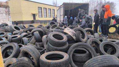 Ләшәү Тамак мәктәбендә автомобиль резиналары җыю буенча акция уза