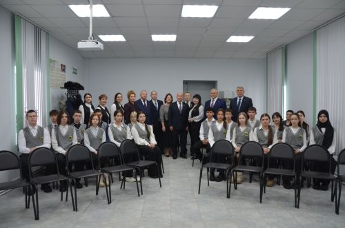 Марат Әхмәтов парламент дәресендә катнашты