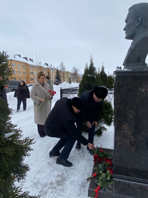 Мәртәбәле кунаклар мәшһүр җырчыны искә алдылар