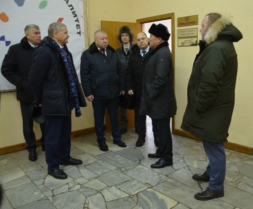 Дәүләт Советы рәисе урынбасары аграр көллиятнең яңа техникасы белән танышты