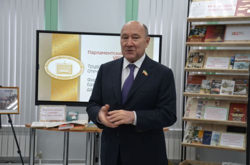 Марат Әхмәтов парламент дәресендә катнашты