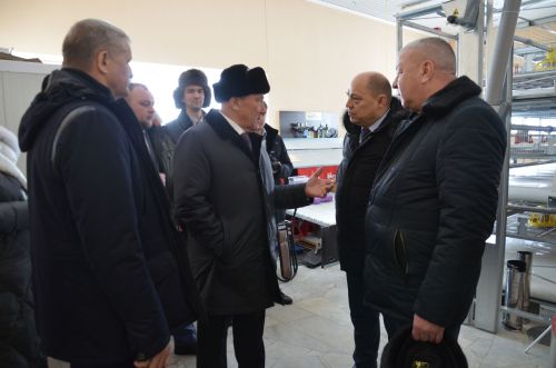 Дәүләт Советы рәисе урынбасары аграр көллиятнең яңа техникасы белән танышты