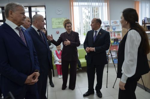 Марат Әхмәтов парламент дәресендә катнашты