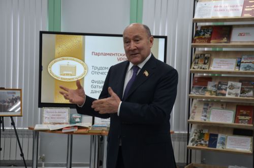 Марат Әхмәтов парламент дәресендә катнашты