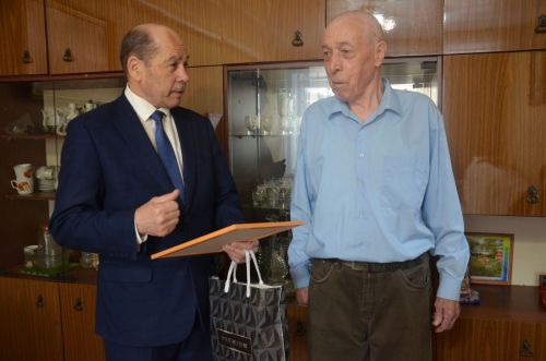Валеология табибы 80 яшен тутырды