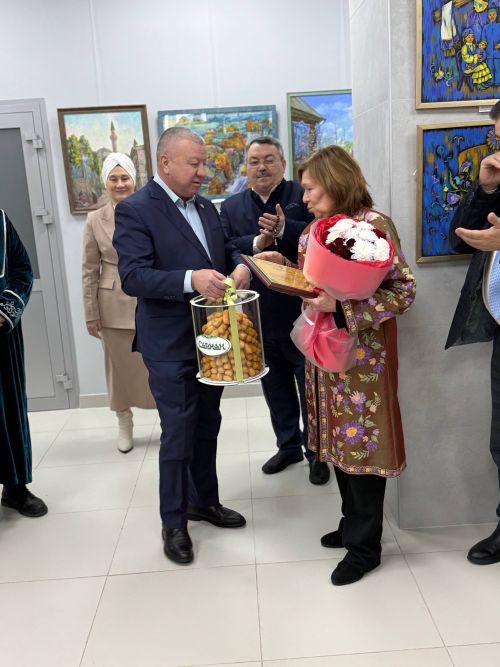 Музейда Алсу Тимергалина рәсемнәре күргәзмәсе эшли