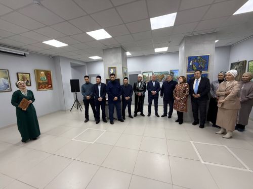Музейда Алсу Тимергалина рәсемнәре күргәзмәсе эшли