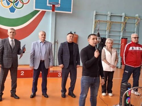 Боксеры из Джалиля и Альметьевска встретились на межрайонном турнире