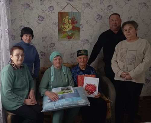 Урта Кәшердә яшәүче Гайфуллиннарны алтын юбилейлары белән котладылар