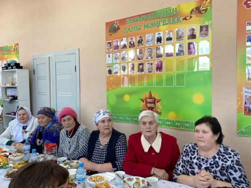 Югары Әхмәт авылы ветераннары әйдаманы Гөлүсә апа Ризатдинова Финляндиядә туган