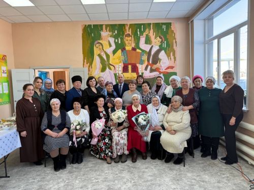 Югары Әхмәт авылы ветераннары әйдаманы Гөлүсә апа Ризатдинова Финляндиядә туган