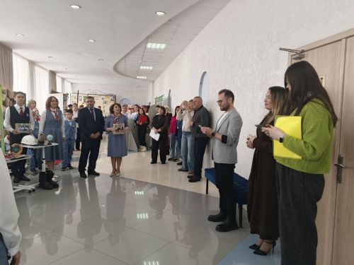 Җәлил беренче мәктәбе «Тату сыйныф серләре» бәйгесенең зона этабында җиңде